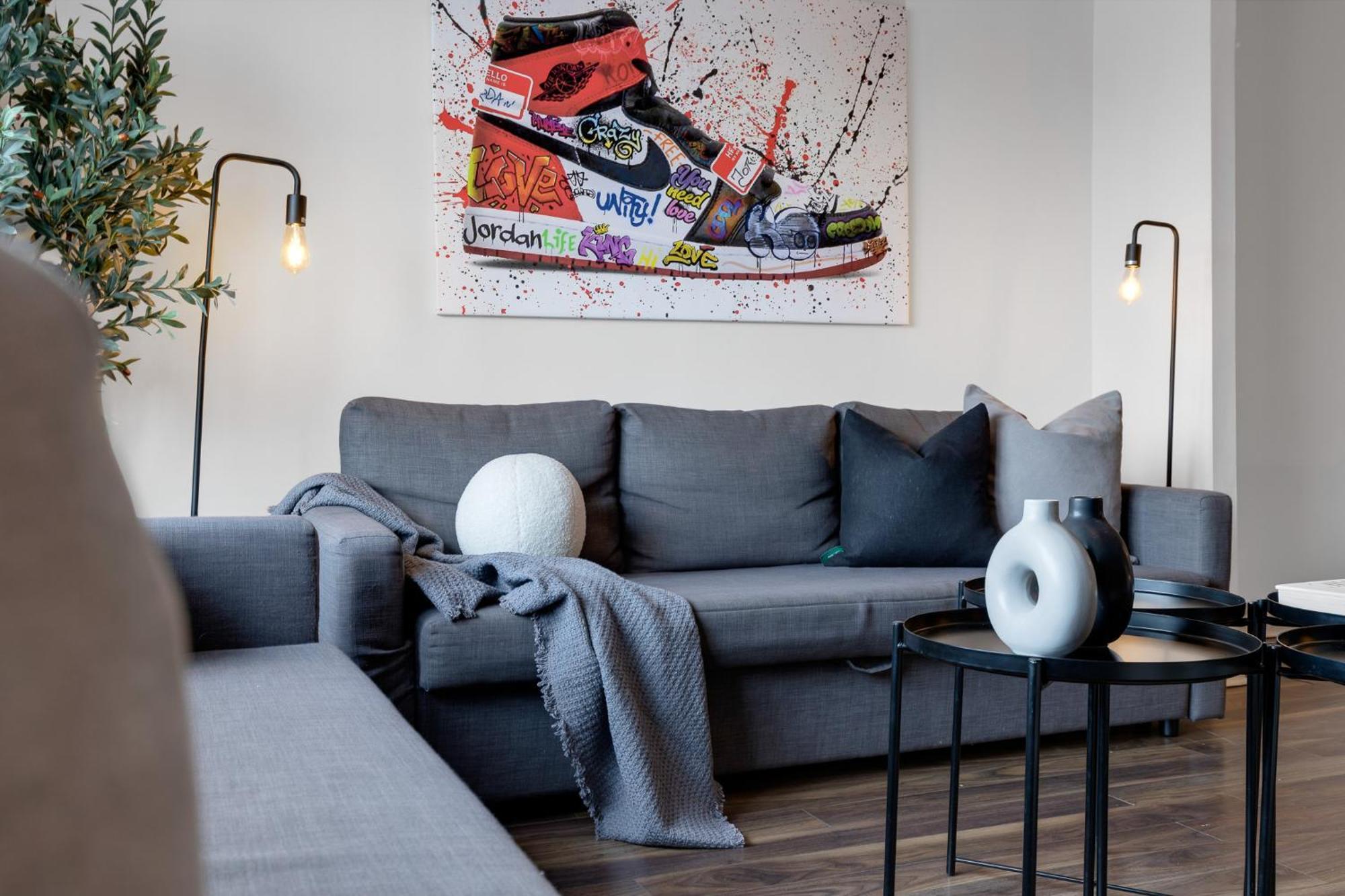 Liv Mtl Soho Aparthotel Монреал Екстериор снимка