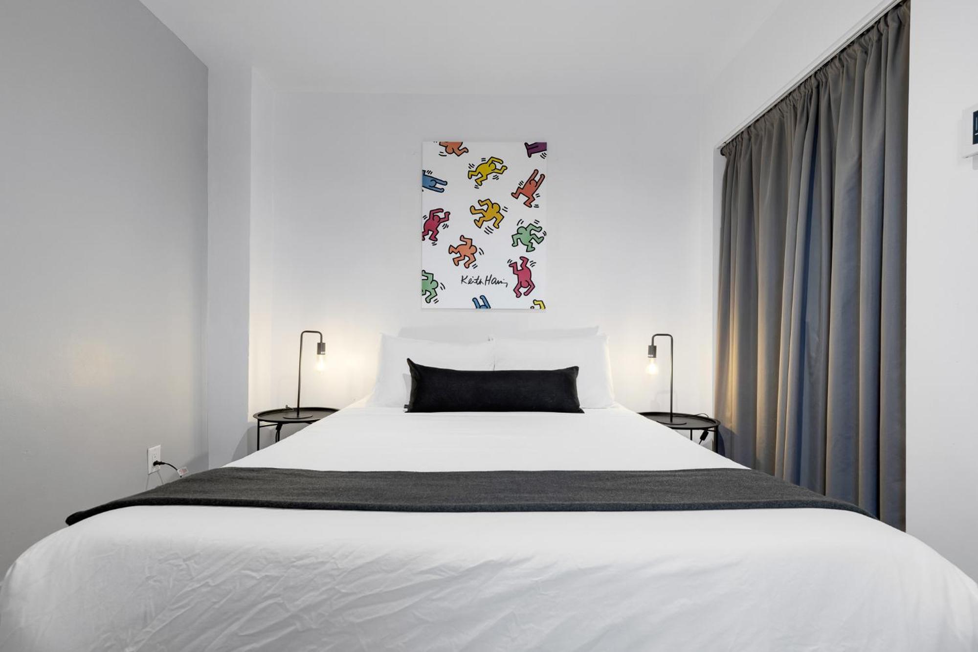 Liv Mtl Soho Aparthotel Монреал Екстериор снимка