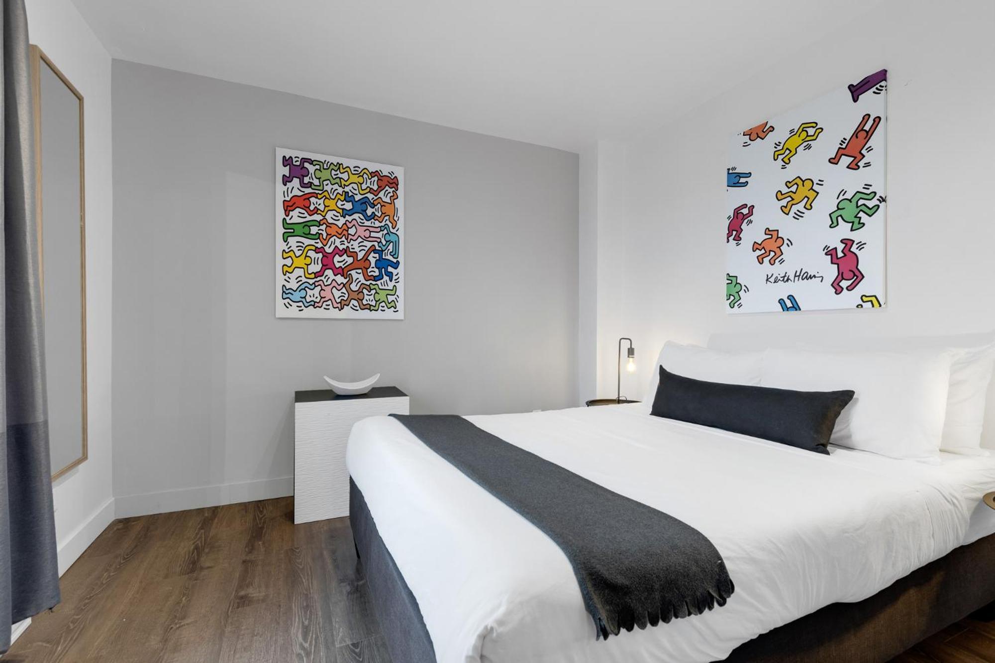 Liv Mtl Soho Aparthotel Монреал Екстериор снимка