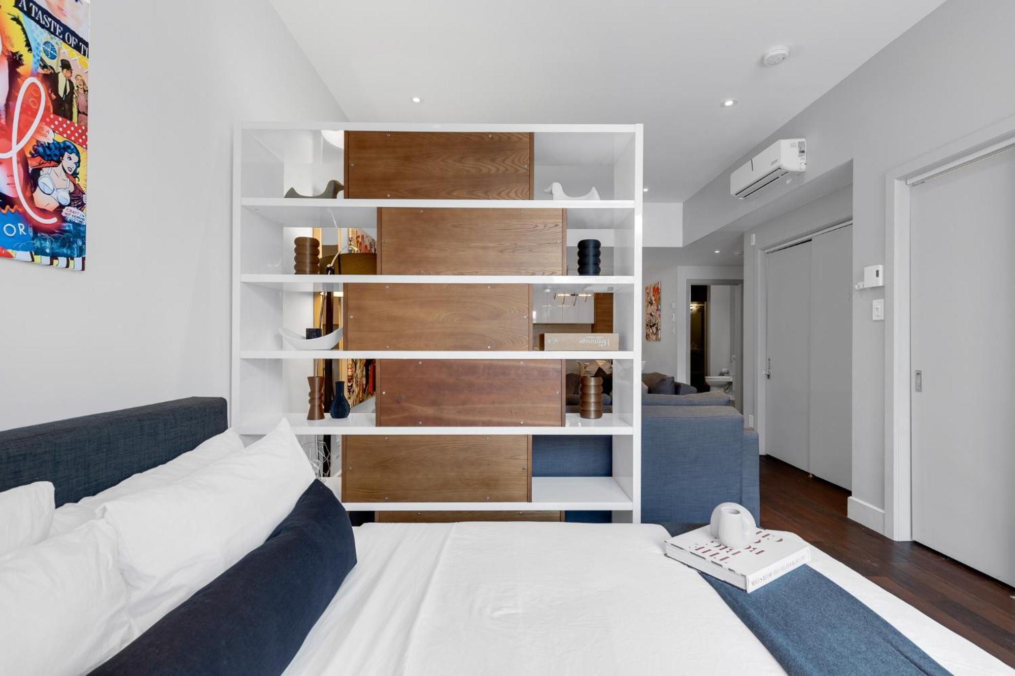 Liv Mtl Soho Aparthotel Монреал Екстериор снимка
