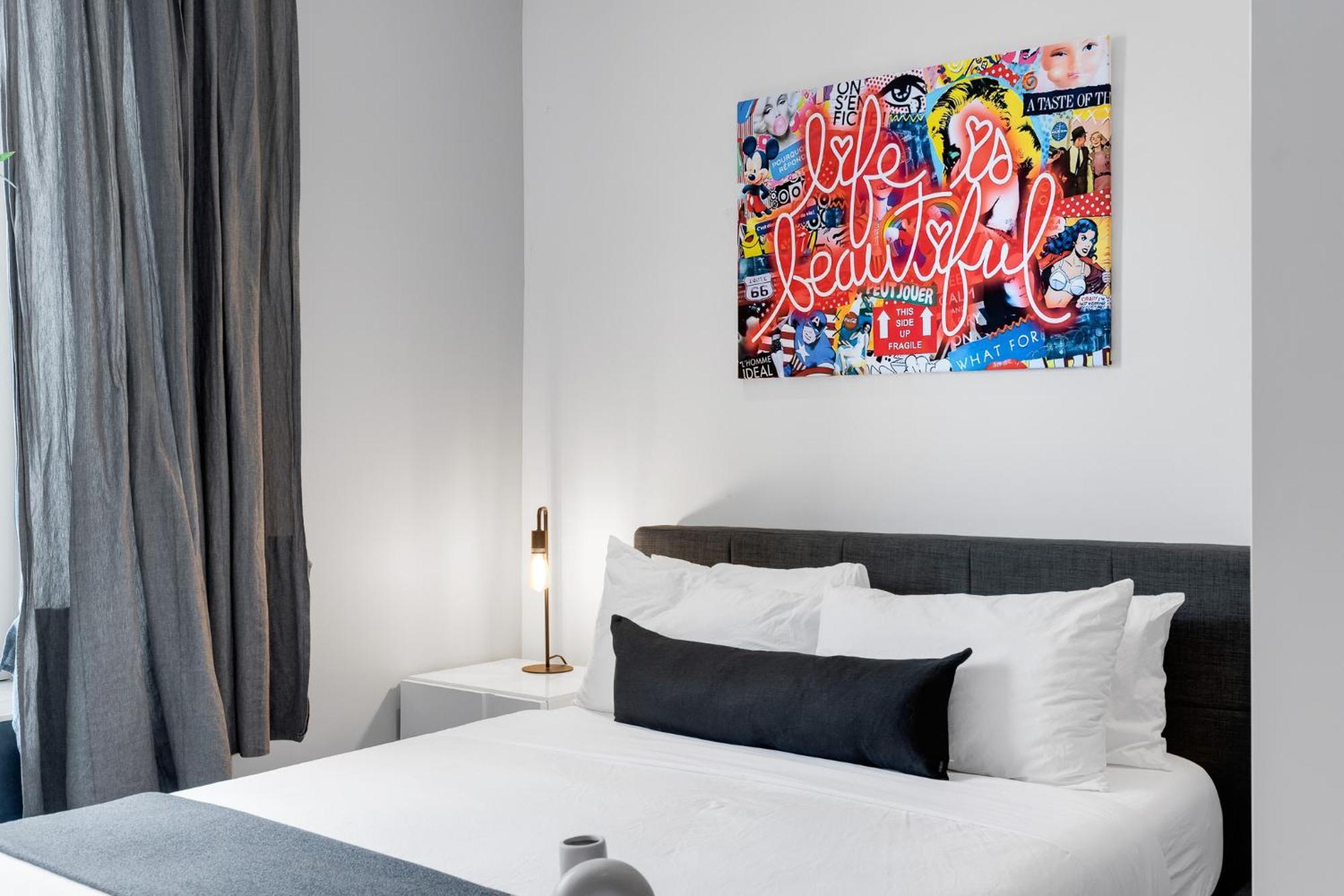 Liv Mtl Soho Aparthotel Монреал Екстериор снимка