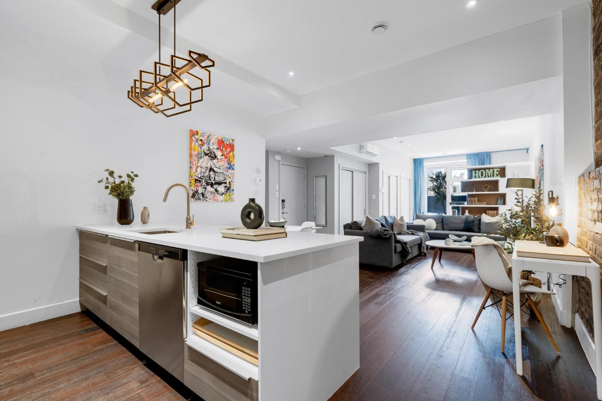 Liv Mtl Soho Aparthotel Монреал Екстериор снимка