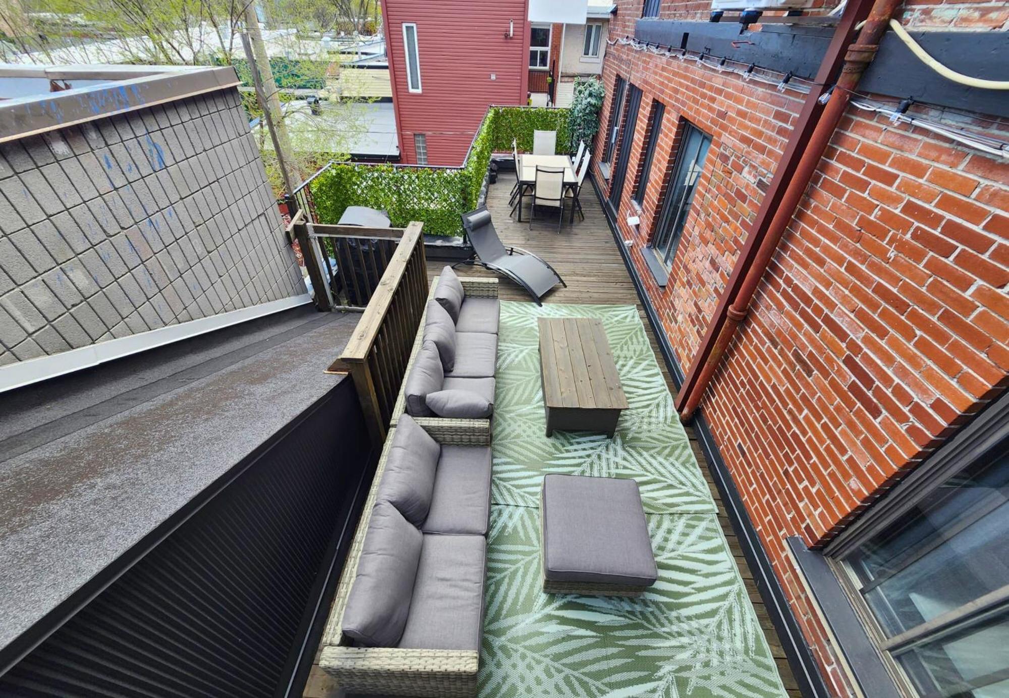Liv Mtl Soho Aparthotel Монреал Екстериор снимка